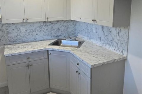 Apartment in Cutler Bay, Florida 1 bedroom, 40372.35 sq.m. № 1994823 - photo 3