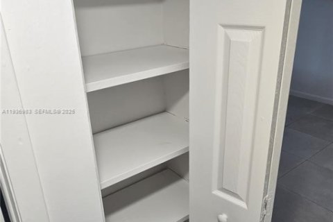 Apartment in Cutler Bay, Florida 1 bedroom, 40372.35 sq.m. № 1994823 - photo 7