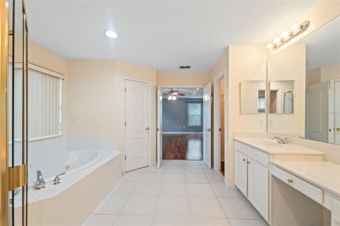 Villa ou maison à vendre à Tampa, Floride: 4 chambres, 272.2 m2 № 1885428 - photo 17