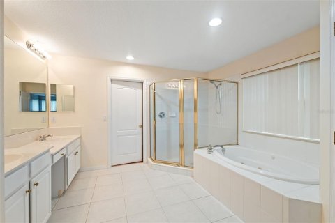 Villa ou maison à vendre à Tampa, Floride: 4 chambres, 272.2 m2 № 1885428 - photo 16