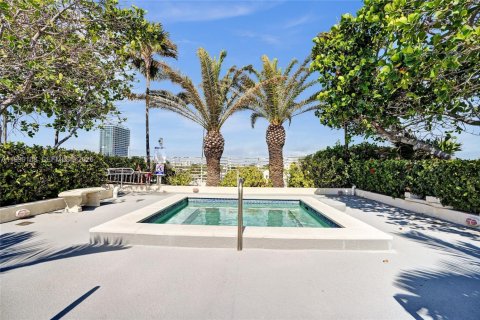 Copropriété à louer à Miami Beach, Floride: 2 chambres, 130.99 m2 № 2060808 - photo 4