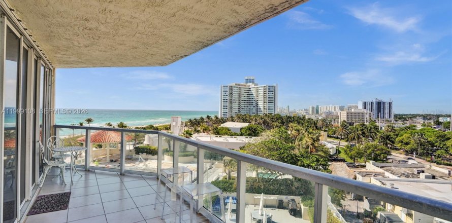 Condo à Miami Beach, Floride, 2 chambres  № 2060808