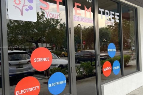 Commercial property in Pinecrest, Florida № 1927221 - photo 2