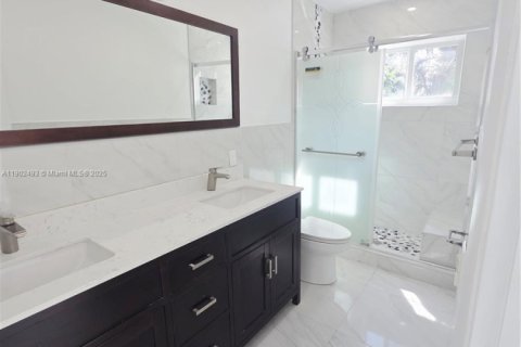 House in West Park, Florida 4 bedrooms, 173.08 sq.m. № 1953878 - photo 24