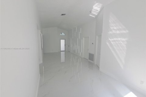 House in West Park, Florida 4 bedrooms, 173.08 sq.m. № 1953878 - photo 3