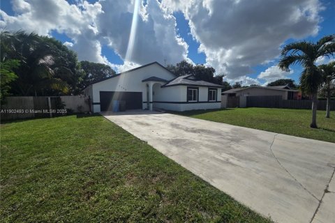 House in West Park, Florida 4 bedrooms, 173.08 sq.m. № 1953878 - photo 1