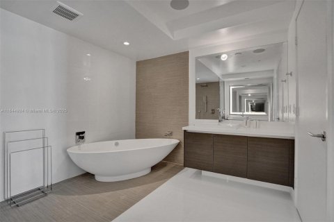 Copropriété à vendre à Sunny Isles Beach, Floride: 3 chambres, 175.77 m2 № 1891404 - photo 7
