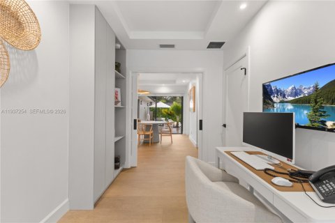 Casa en venta en Miami, Florida, 4 dormitorios, 230.21 m2 № 2000263 - foto 21