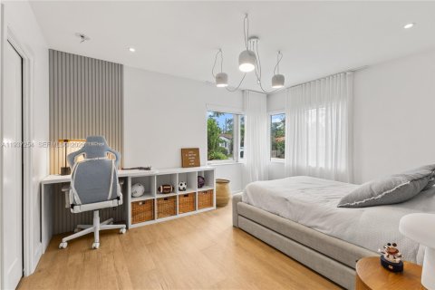 Casa en venta en Miami, Florida, 4 dormitorios, 230.21 m2 № 2000263 - foto 16