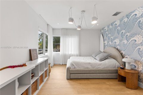 Casa en venta en Miami, Florida, 4 dormitorios, 230.21 m2 № 2000263 - foto 17