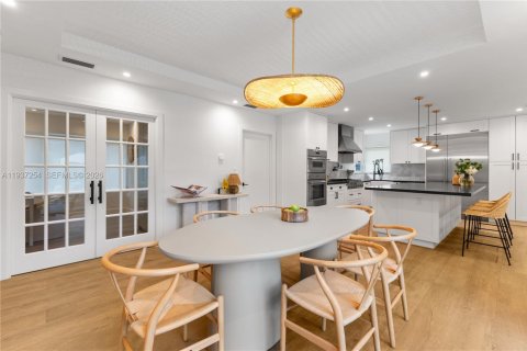 Casa en venta en Miami, Florida, 4 dormitorios, 230.21 m2 № 2000263 - foto 10