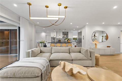 Casa en venta en Miami, Florida, 4 dormitorios, 230.21 m2 № 2000263 - foto 11