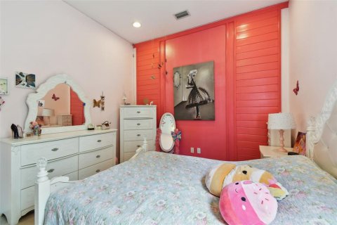 House in Tampa, Florida 5 bedrooms, 310.11 sq.m. № 1854104 - photo 25