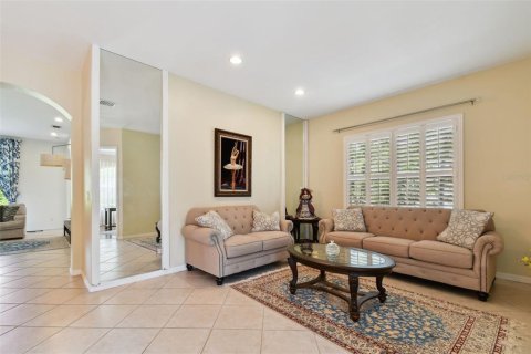 House in Tampa, Florida 5 bedrooms, 310.11 sq.m. № 1854104 - photo 7