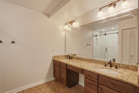 Touwnhouse à vendre à Tampa, Floride: 2 chambres, 154.96 m2 № 2097460 - photo 23