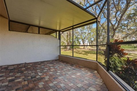 Touwnhouse à vendre à Tampa, Floride: 2 chambres, 154.96 m2 № 2097460 - photo 12