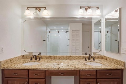 Touwnhouse à vendre à Tampa, Floride: 2 chambres, 154.96 m2 № 2097460 - photo 25