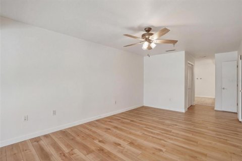Touwnhouse à vendre à Tampa, Floride: 2 chambres, 154.96 m2 № 2097460 - photo 22