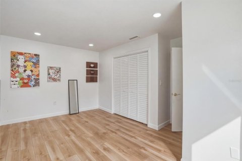 Touwnhouse à vendre à Tampa, Floride: 2 chambres, 154.96 m2 № 2097460 - photo 19