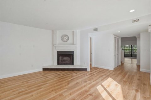 Touwnhouse à vendre à Tampa, Floride: 2 chambres, 154.96 m2 № 2097460 - photo 10