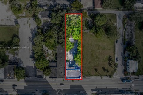 Купить коммерческую недвижимость в Майами, Флорида № 1958815 - фото 11