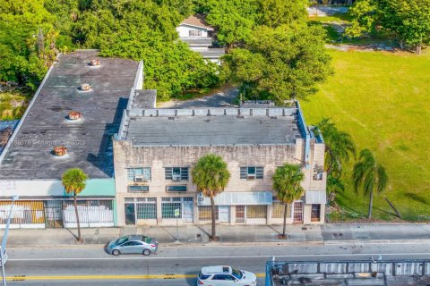 Купить коммерческую недвижимость в Майами, Флорида № 1958815 - фото 15