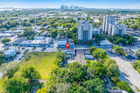 Купить коммерческую недвижимость в Майами, Флорида № 1958815 - фото 5