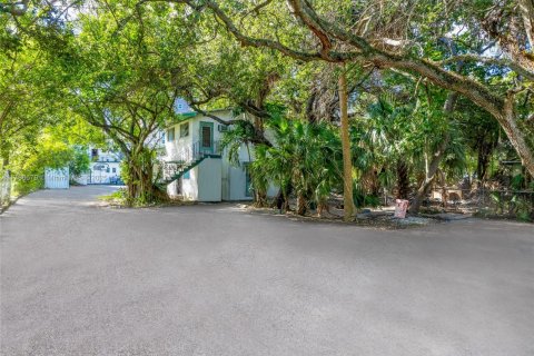 Купить коммерческую недвижимость в Майами, Флорида № 1958815 - фото 19