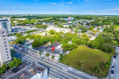 Купить коммерческую недвижимость в Майами, Флорида № 1958815 - фото 13