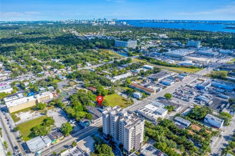 Купить коммерческую недвижимость в Майами, Флорида № 1958815 - фото 8