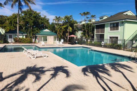 Condo in Sunrise, Florida, 2 bedrooms № 2001935 - photo 20