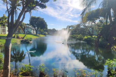 Condo in Sunrise, Florida, 2 bedrooms № 2001935 - photo 22