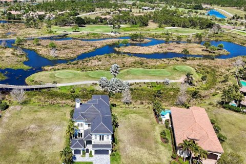 House in Port St. Lucie, Florida 4 bedrooms, 414.07 sq.m. № 2146668 - photo 2