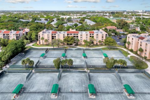 Condo in Delray Beach, Florida, 2 bedrooms № 2191525 - photo 24
