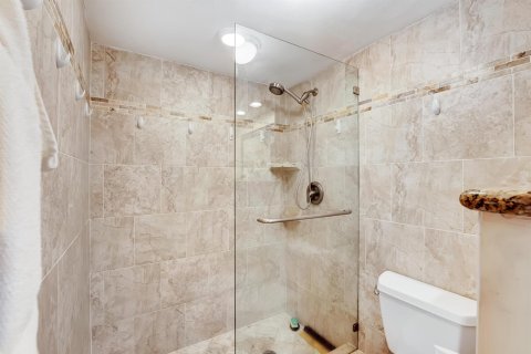 Condo in Delray Beach, Florida, 2 bedrooms № 2191525 - photo 14