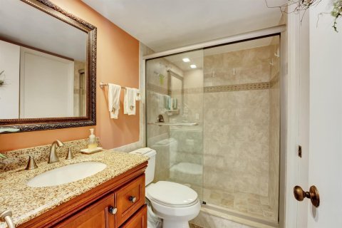 Condo in Delray Beach, Florida, 2 bedrooms № 2191525 - photo 16