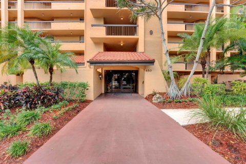 Condo in Delray Beach, Florida, 2 bedrooms № 2191525 - photo 2