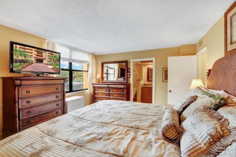 Condo in Delray Beach, Florida, 2 bedrooms № 2191525 - photo 11