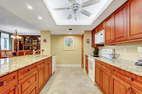 Condo in Delray Beach, Florida, 2 bedrooms № 2191525 - photo 9