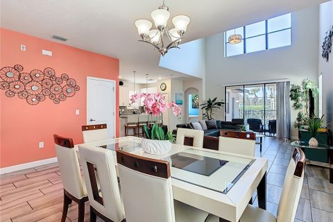 House in Davenport, Florida 5 bedrooms, 289.48 sq.m. № 1581058 - photo 5
