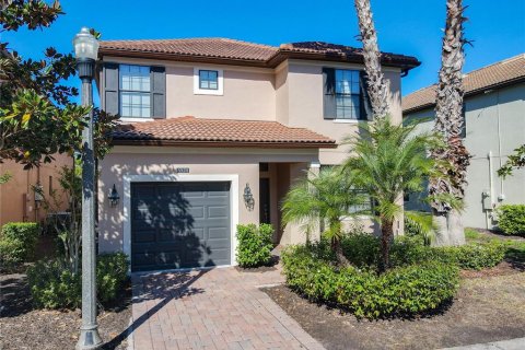 House in Davenport, Florida 5 bedrooms, 289.48 sq.m. № 1581058 - photo 1