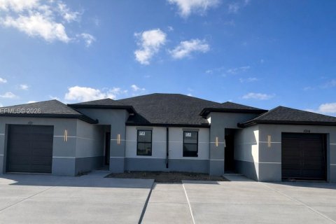 Propiedad comercial en venta en Cape Coral, Florida, 222.97 m2 № 2046046 - foto 3