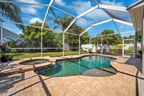 House in Tampa, Florida 4 bedrooms, 216.93 sq.m. № 1638001 - photo 9