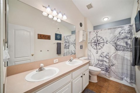 House in Tampa, Florida 4 bedrooms, 216.93 sq.m. № 1638001 - photo 21