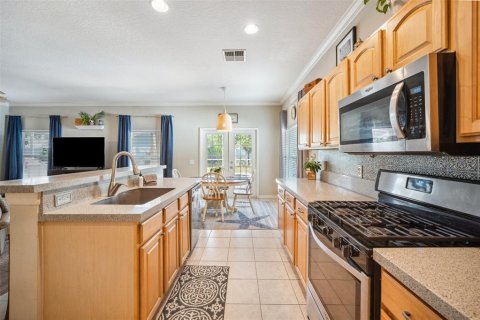 House in Tampa, Florida 4 bedrooms, 216.93 sq.m. № 1638001 - photo 6