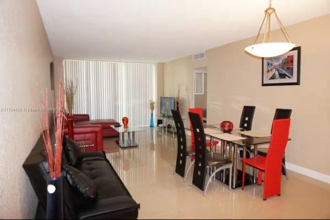 Condominio en venta en Hollywood, Florida, 1 dormitorio, 84.08 m2 № 1970662 - foto 10