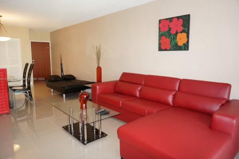 Condominio en venta en Hollywood, Florida, 1 dormitorio, 84.08 m2 № 1970662 - foto 6