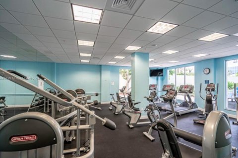 Condominio en venta en Hollywood, Florida, 1 dormitorio, 84.08 m2 № 1970662 - foto 21