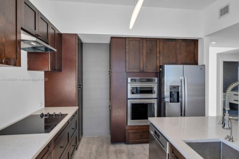 Снять в аренду кондоминиум в Майами, Флорида 2 спальни, 130.06м2, № 1956373 - фото 6