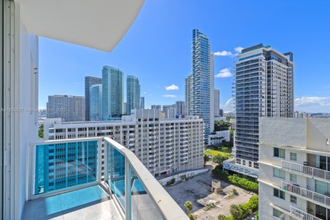 Снять в аренду кондоминиум в Майами, Флорида 2 спальни, 130.06м2, № 1956373 - фото 22